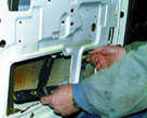 Снятие стеклоподъёмника передней двери Волги ГАЗ-3110